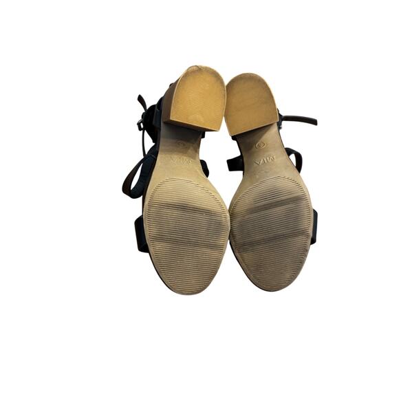 MIA Black Sandal with Block Heel in Size 8 - Picture 5 of 6